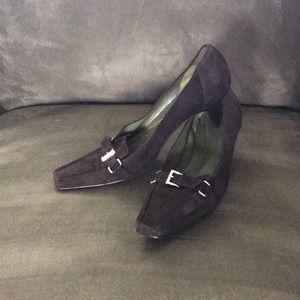 Beautiful Brown Suede Ann Taylor pumps